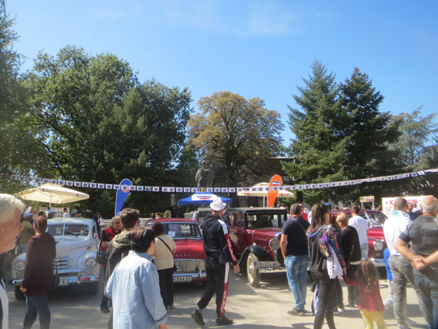 ПАРАЋИН: Олдтајмер скуп, дечји карневал и Наташа Беквалац (ФОТО)